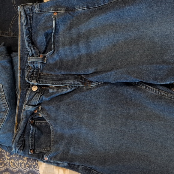 Lot of 5 pair Levi Jeans 4 pair size 36x32 and one pair 36x34 - Picture 12 of 13